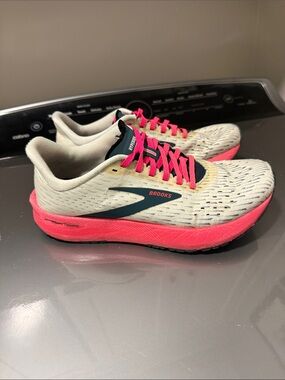 Brooks Women’s Athletic Shoes - light grey and HOT Pink